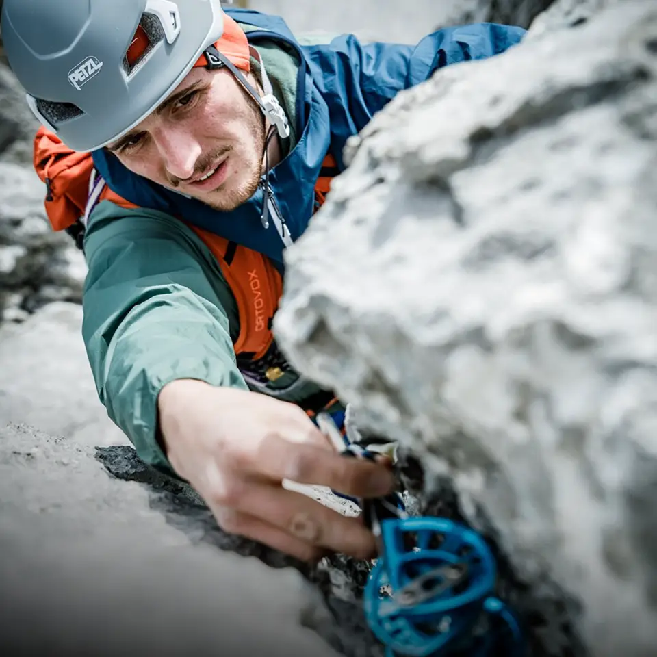 https://www.inwild.co.uk/_mountaineering-clothing-equipment